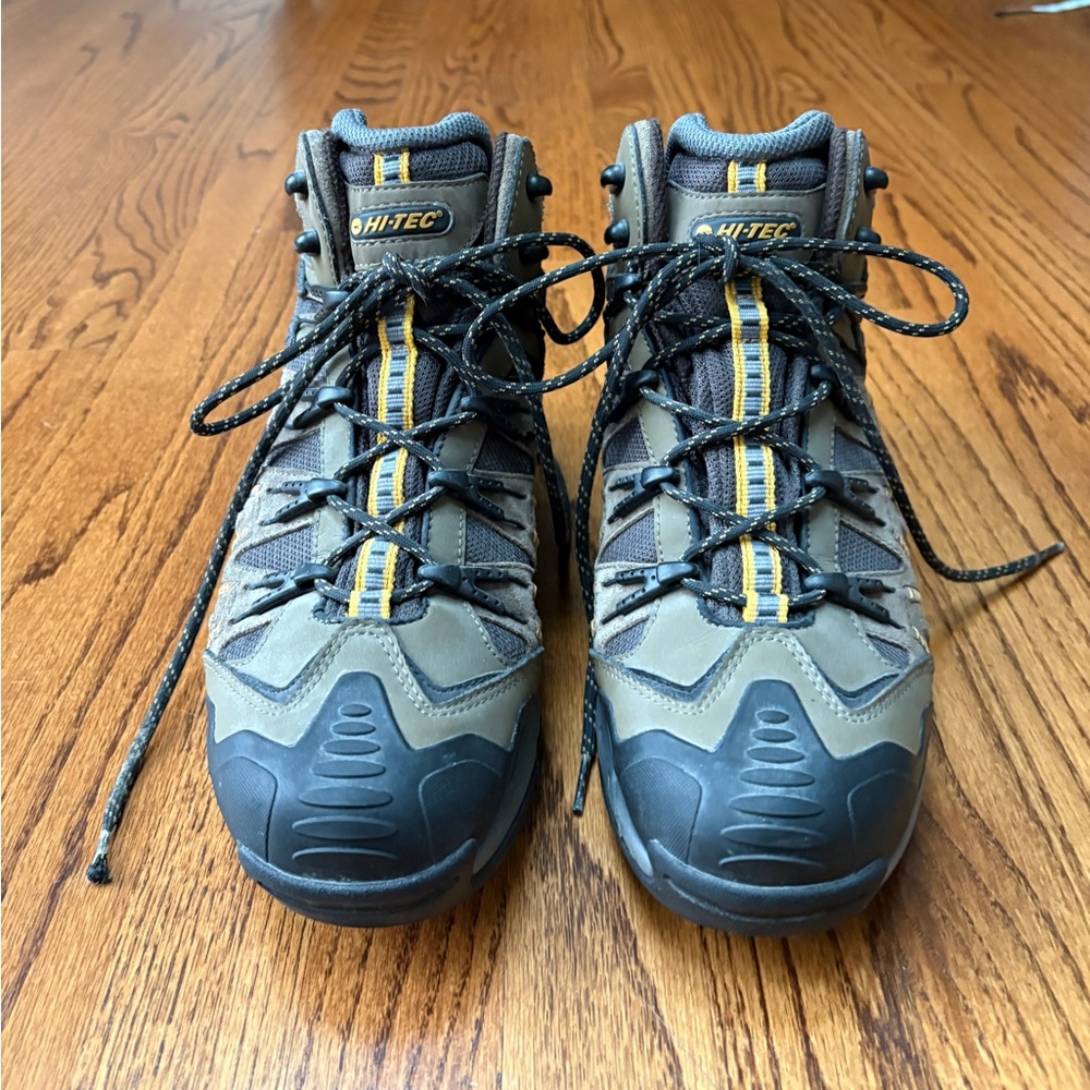 Hi-Tec Men's Black & Tan Snow or Hiking Boots